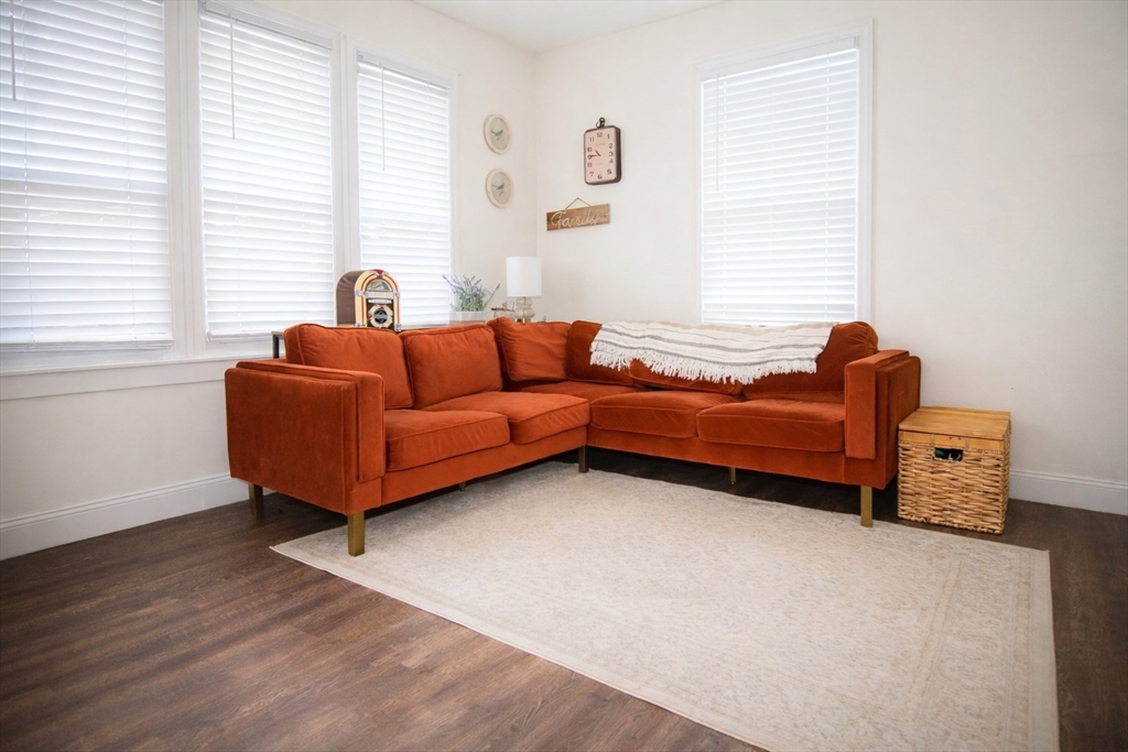 65 Stearns Terrace Chicopee, MA 01013 - Photo 2 of 16