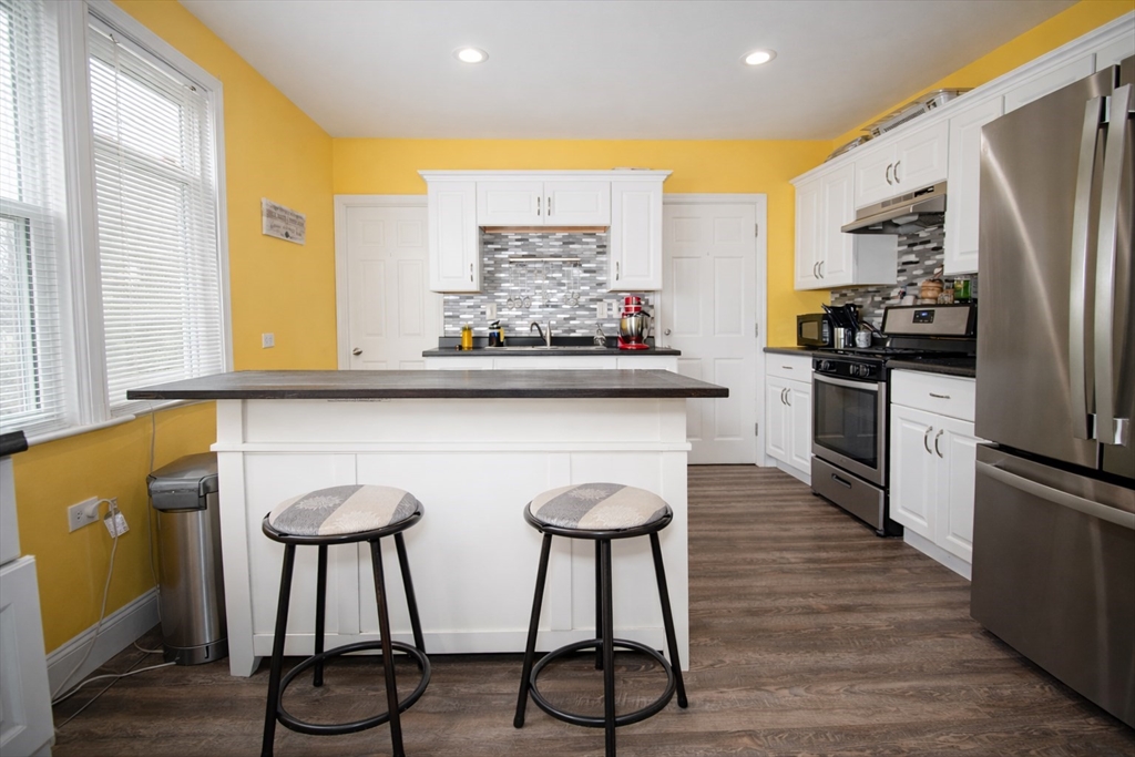 65 Stearns Terrace Chicopee, MA 01013 - Photo 4 of 16