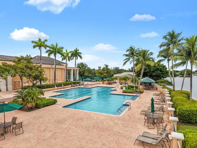 $289,000 | 7320 North Devon Drive, Unit 101, Tamarac, FL 33321