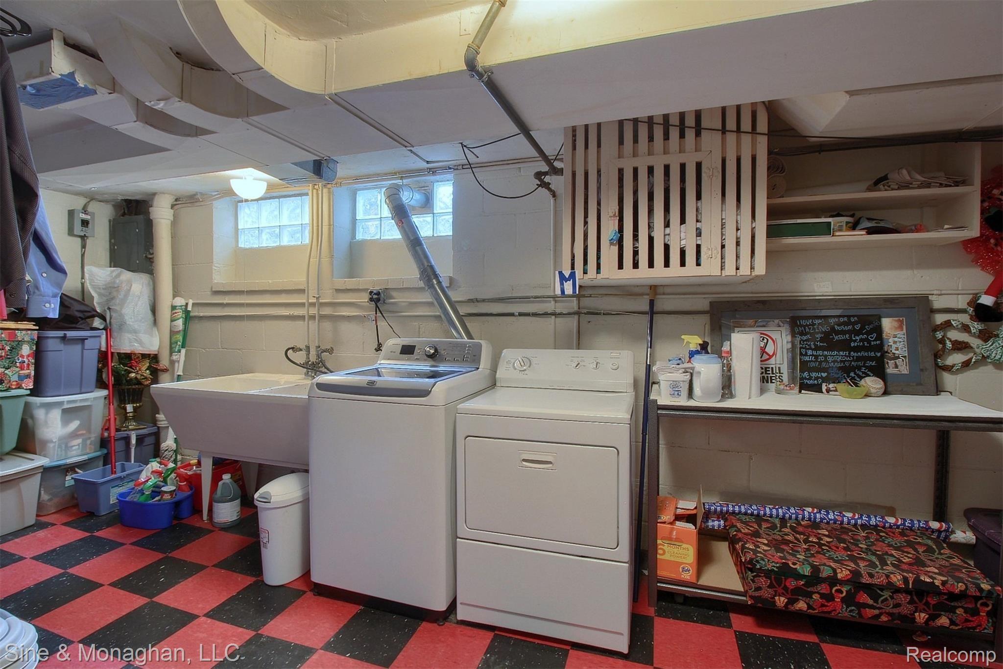 1354 Whittier Road Grosse Pointe, MI 48230 - Photo 31 of 40 36-Lower Level Laundry.jpg