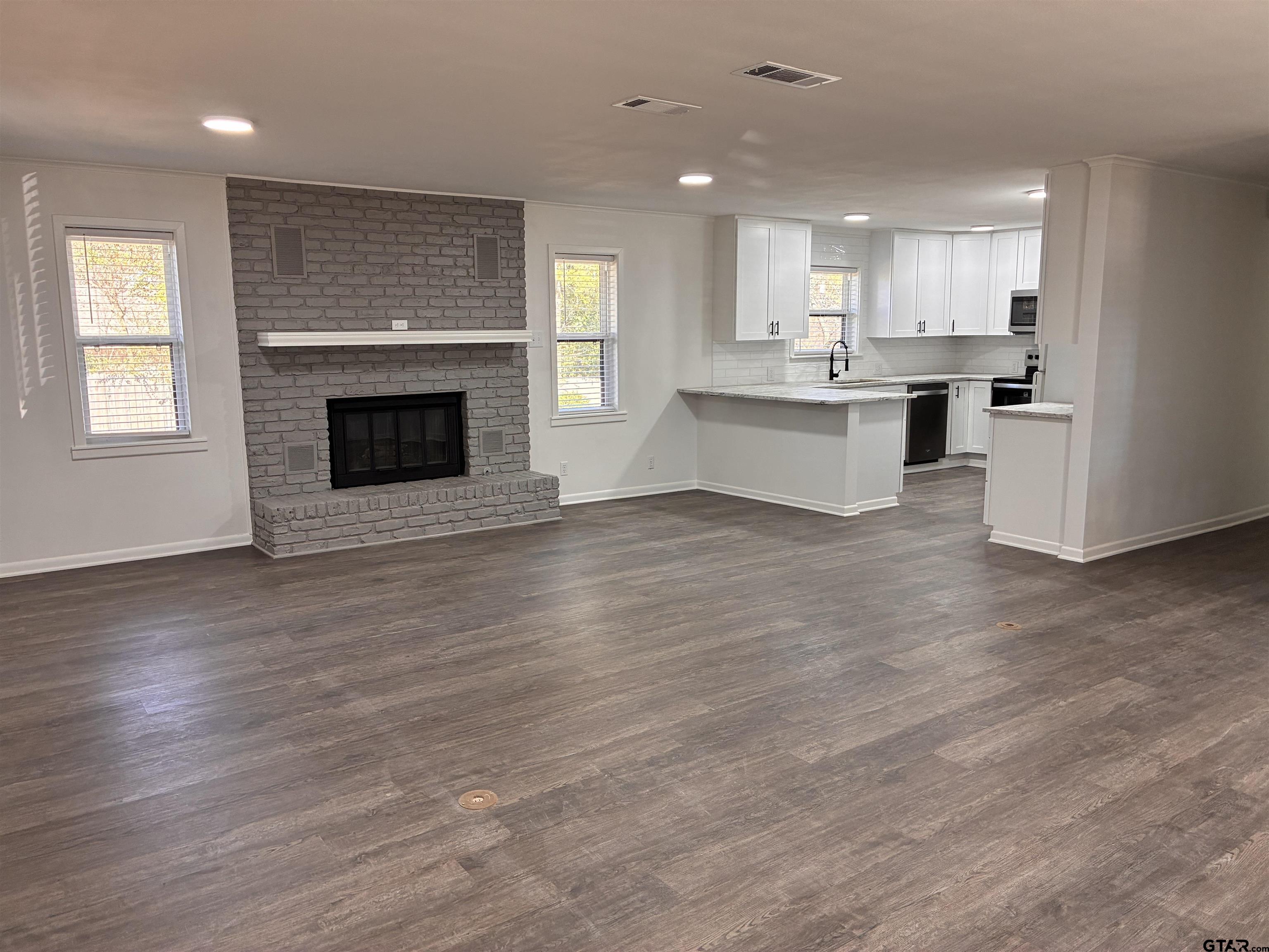 1906 Barbara Street Tyler, TX 75701 - Photo 4 of 25