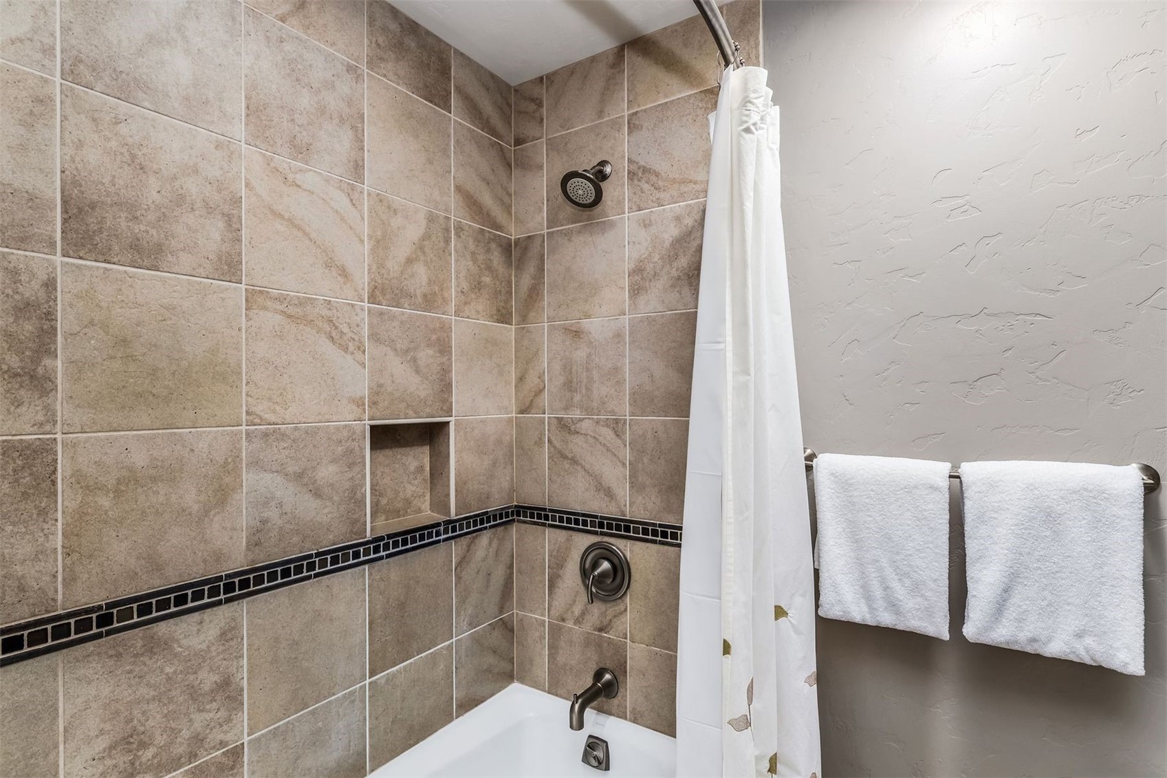 600 Columbine Road, Unit 5305 Breckenridge, CO 80424 - Photo 17 of 36 a bathroom with a shower