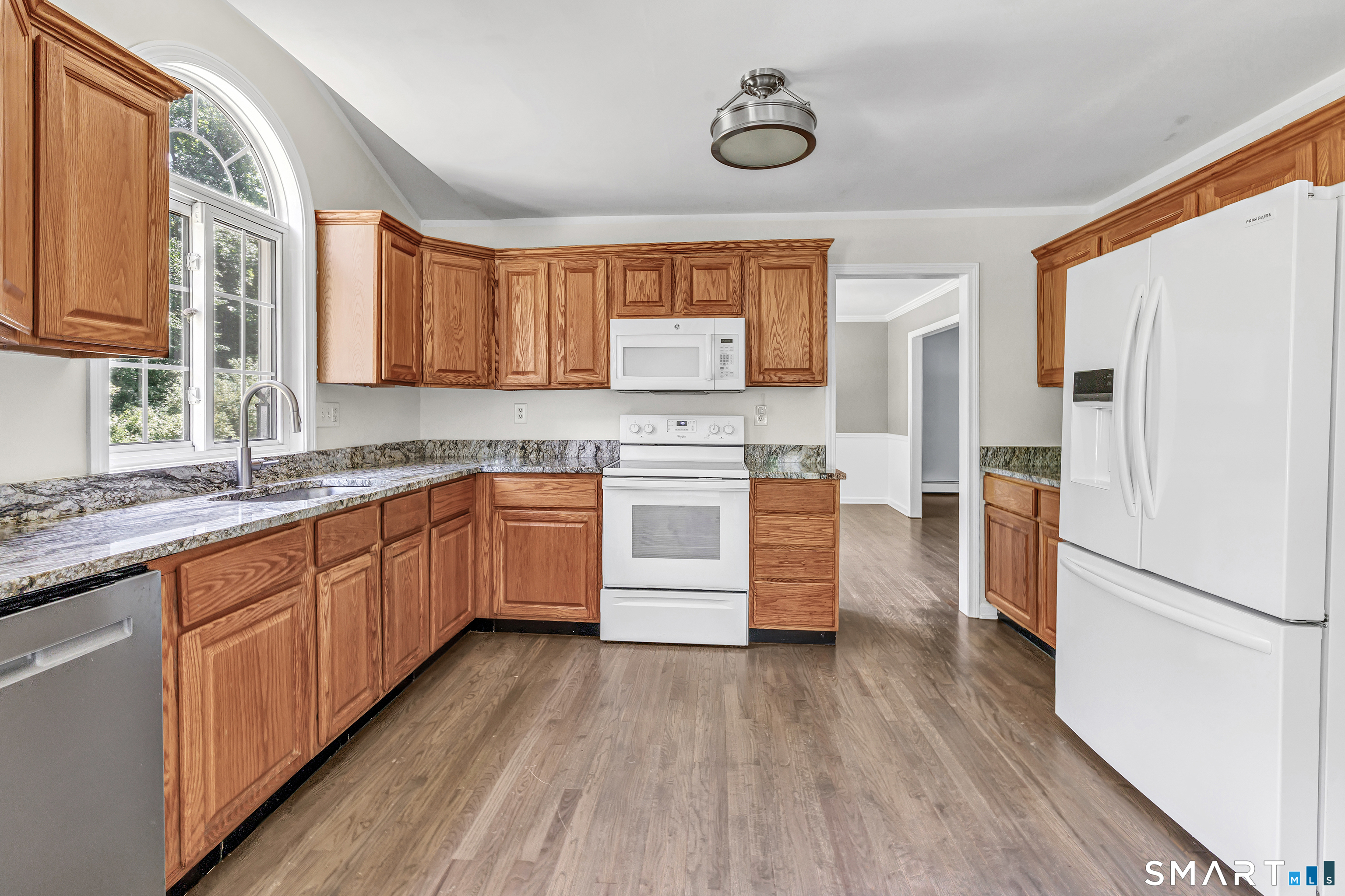 39 Greenbriar Road Oxford, CT 06478 - Photo 24 of 40
