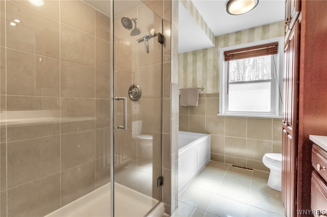 6905 Powers Road Orchard Park, NY 14127 - Photo 21 of 41 Full bathroom