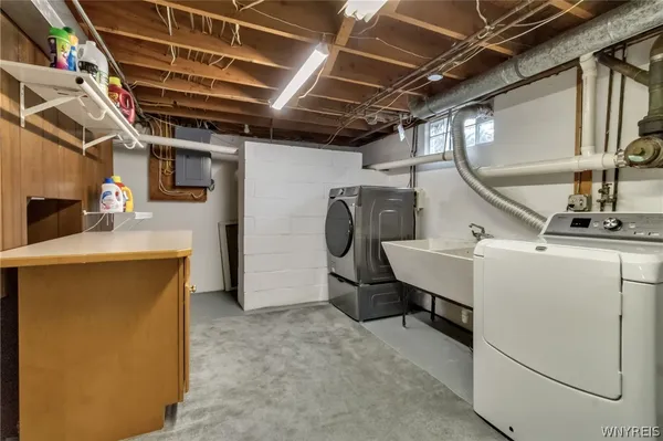 $469,900 | 6905 Powers Road, Orchard Park, NY 14127