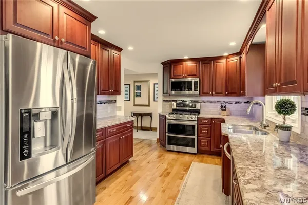 $469,900 | 6905 Powers Road, Orchard Park, NY 14127