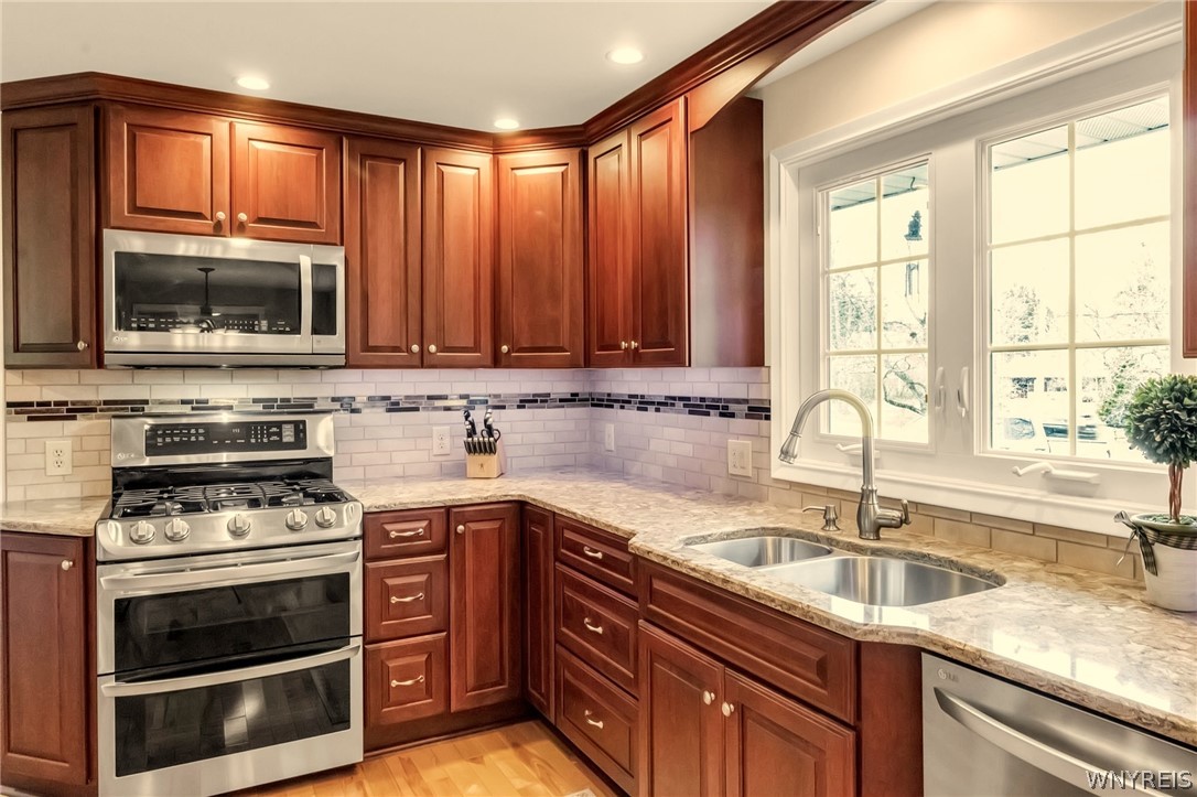 6905 Powers Road Orchard Park, NY 14127 - Photo 9 of 41