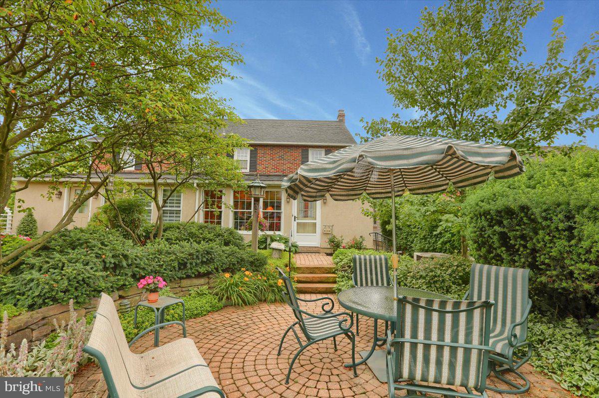43 East Lemon Street Lititz, PA 17543 - Photo 4 of 27 a view of a chair and table in the patio