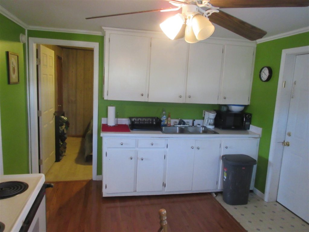 172 Mize Road Belton, SC 29627 - Photo 8 of 12
