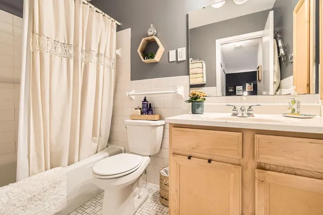 $175,000 | 2727 West 43rd Street, Unit 102, Minneapolis, MN 55410