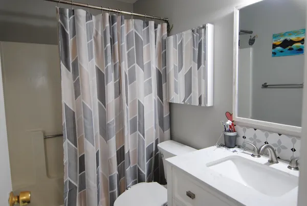 $1,875 | 3 Knights Bridge Drive, Unit 301, Nashua, NH 03063