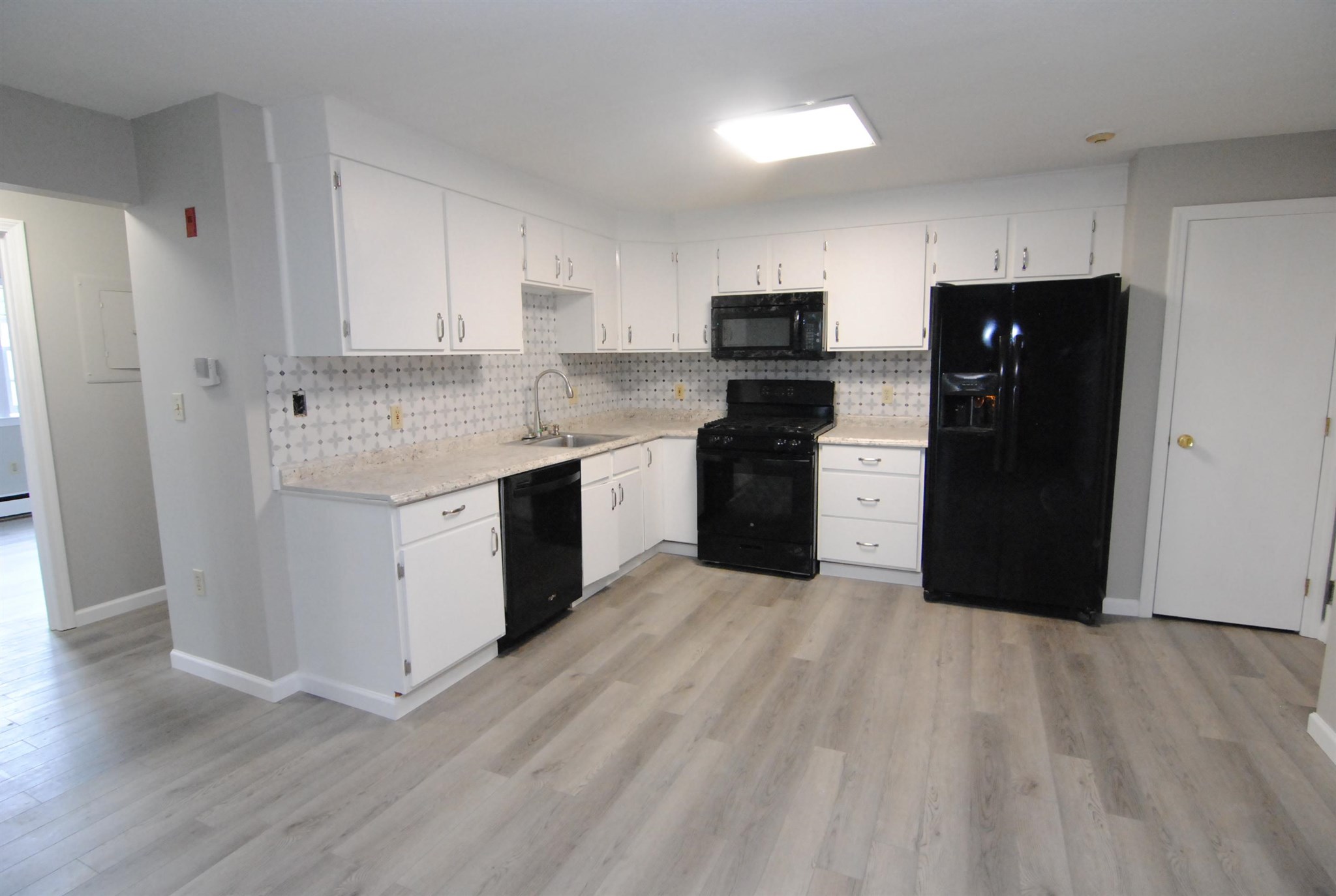 3 Knights Bridge Drive, Unit 301 Nashua, NH 03063 - Photo 16 of 21