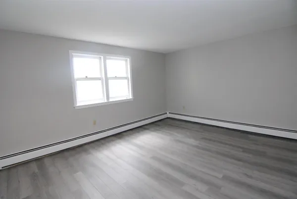 $1,875 | 3 Knights Bridge Drive, Unit 301, Nashua, NH 03063