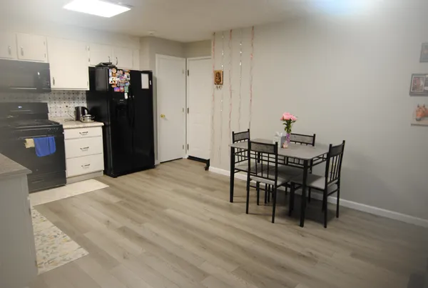 $1,875 | 3 Knights Bridge Drive, Unit 301, Nashua, NH 03063