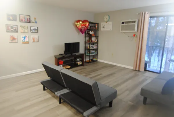 $1,875 | 3 Knights Bridge Drive, Unit 301, Nashua, NH 03063