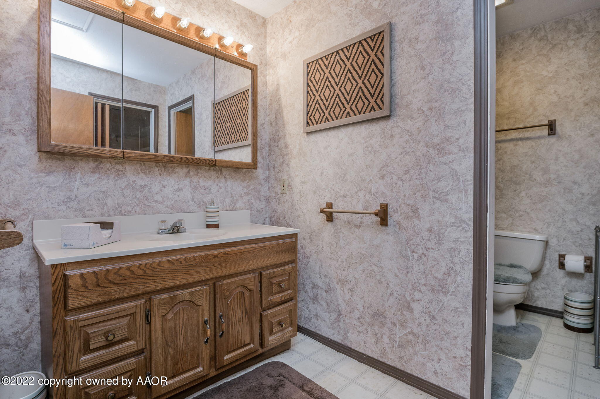 4305 Crockett Street Amarillo, TX 79110 - Photo 13 of 29 Primary Bathroom
