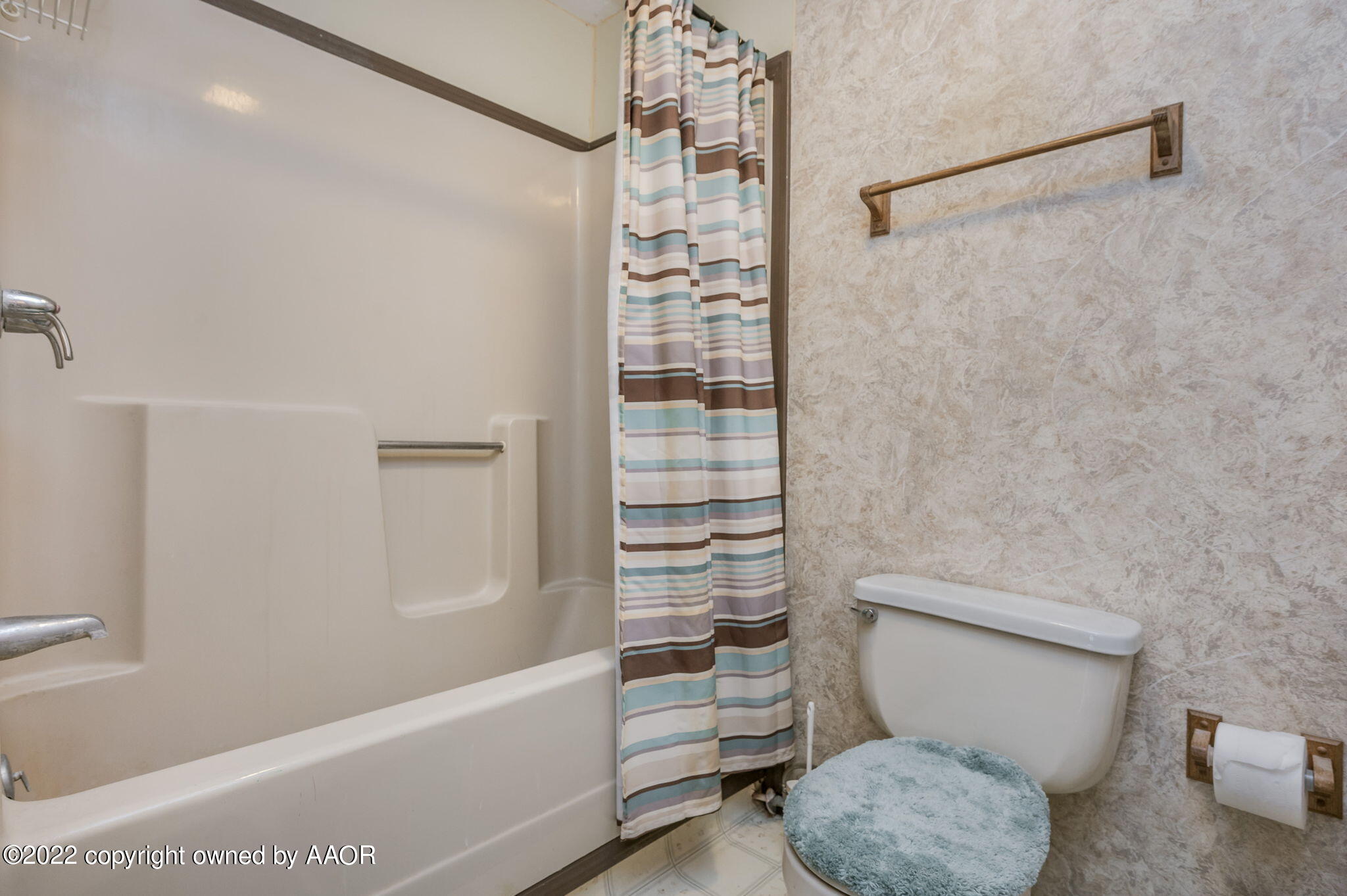 4305 Crockett Street Amarillo, TX 79110 - Photo 14 of 29 Primary Bathroom 2