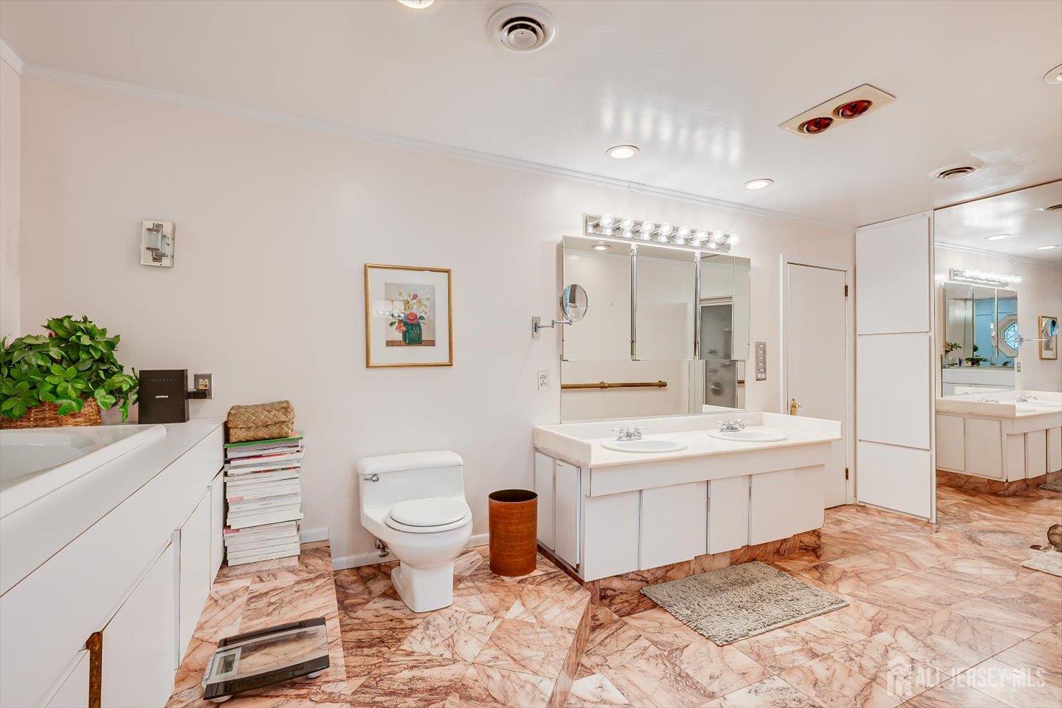 25 Marshall Drive Edison, NJ 08817 - Photo 33 of 68
