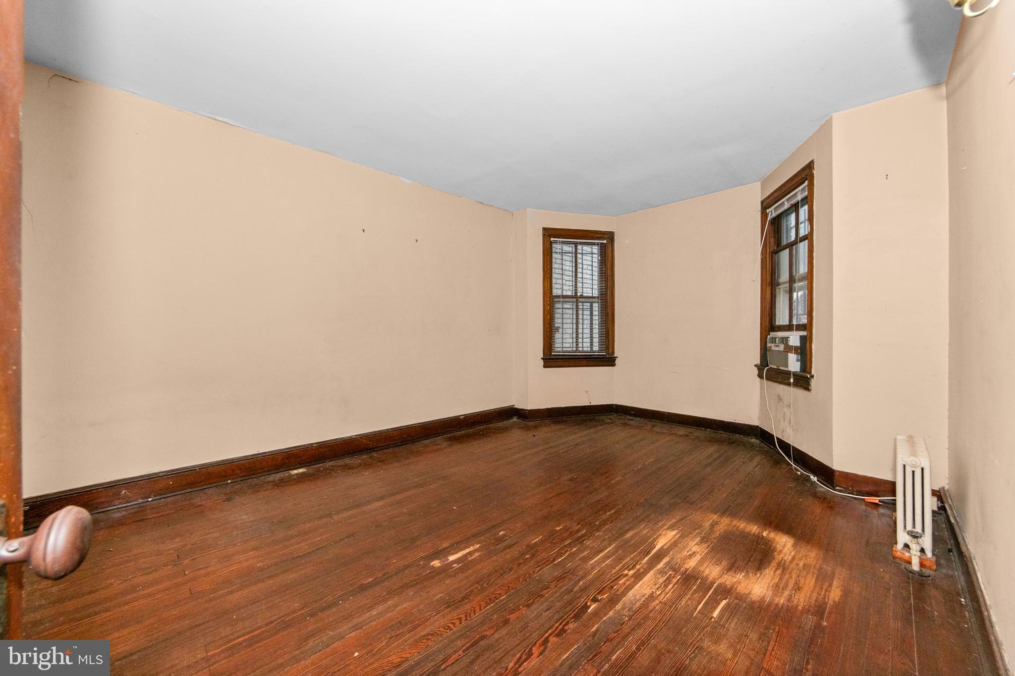 1014 Independence Avenue Southeast Washington, DC 20003 - Photo 18 of 51 an empty room with windows