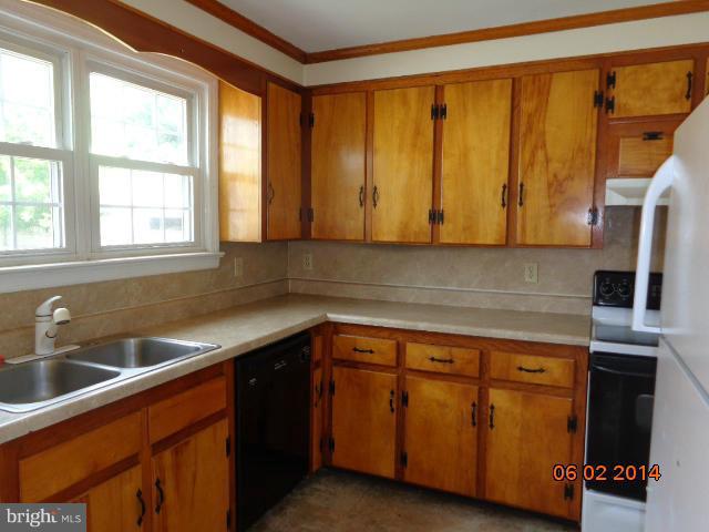 11223 Marbern Road Hagerstown, MD 21740 - Photo 4 of 13 Kitchen