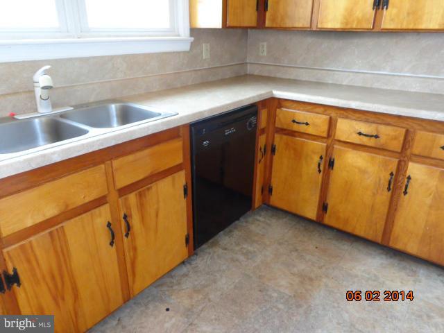 11223 Marbern Road Hagerstown, MD 21740 - Photo 5 of 13 Kitchen