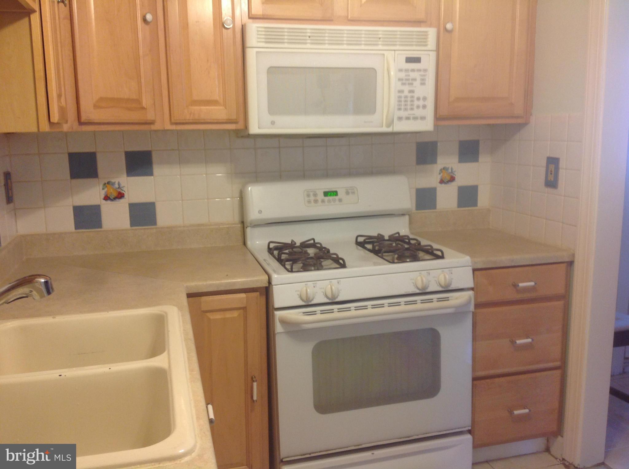 11906 Bluhill Road Silver Spring, MD 20902 - Photo 19 of 30 Kitchen