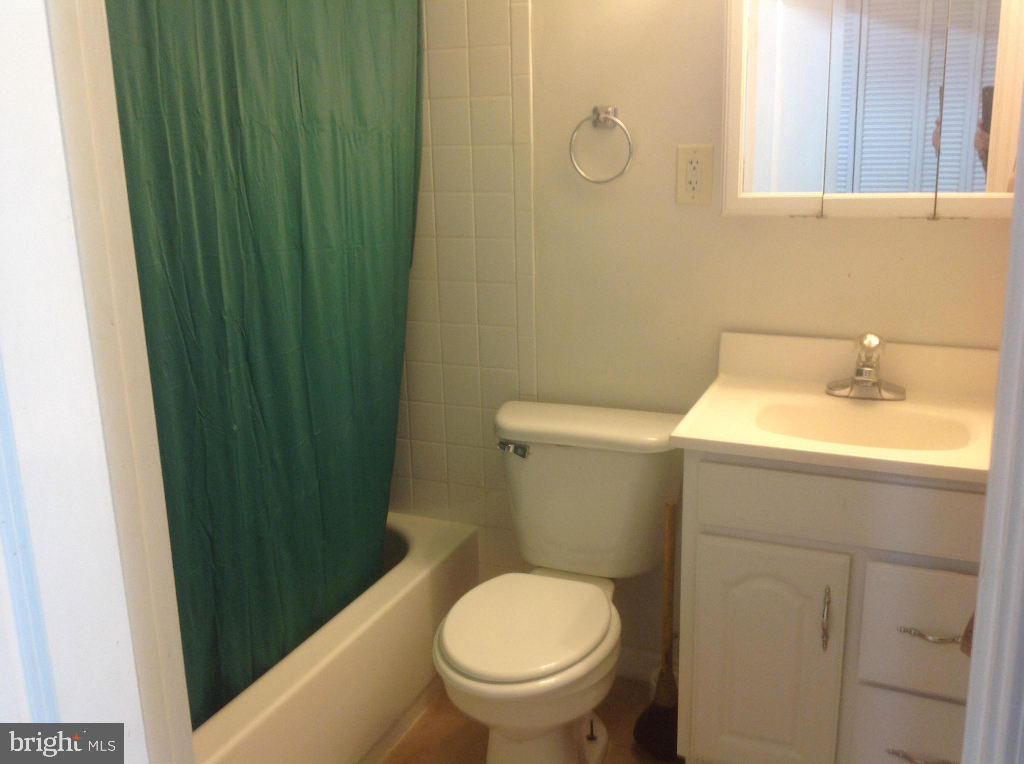 11906 Bluhill Road Silver Spring, MD 20902 - Photo 25 of 30 Bath