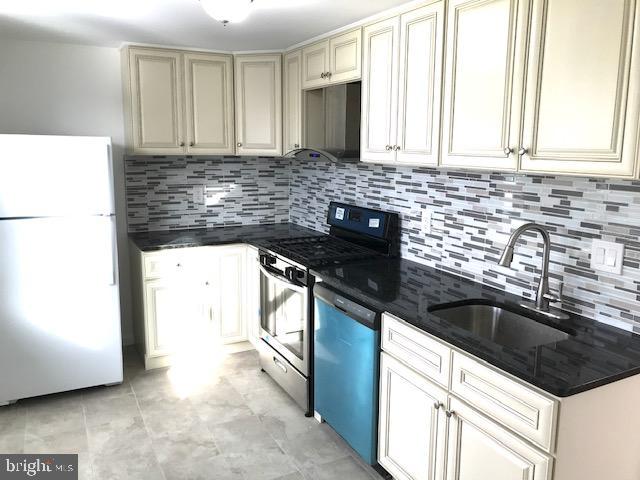 10 West Chelton Road Brookhaven, PA 19015 - Photo 13 of 32 Kitchen