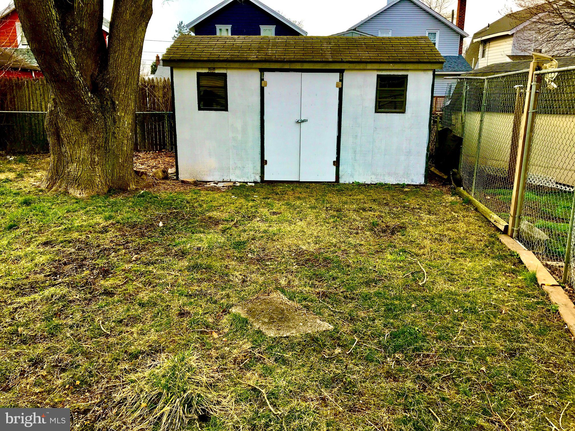 10 West Chelton Road Brookhaven, PA 19015 - Photo 26 of 32 Backyard shed