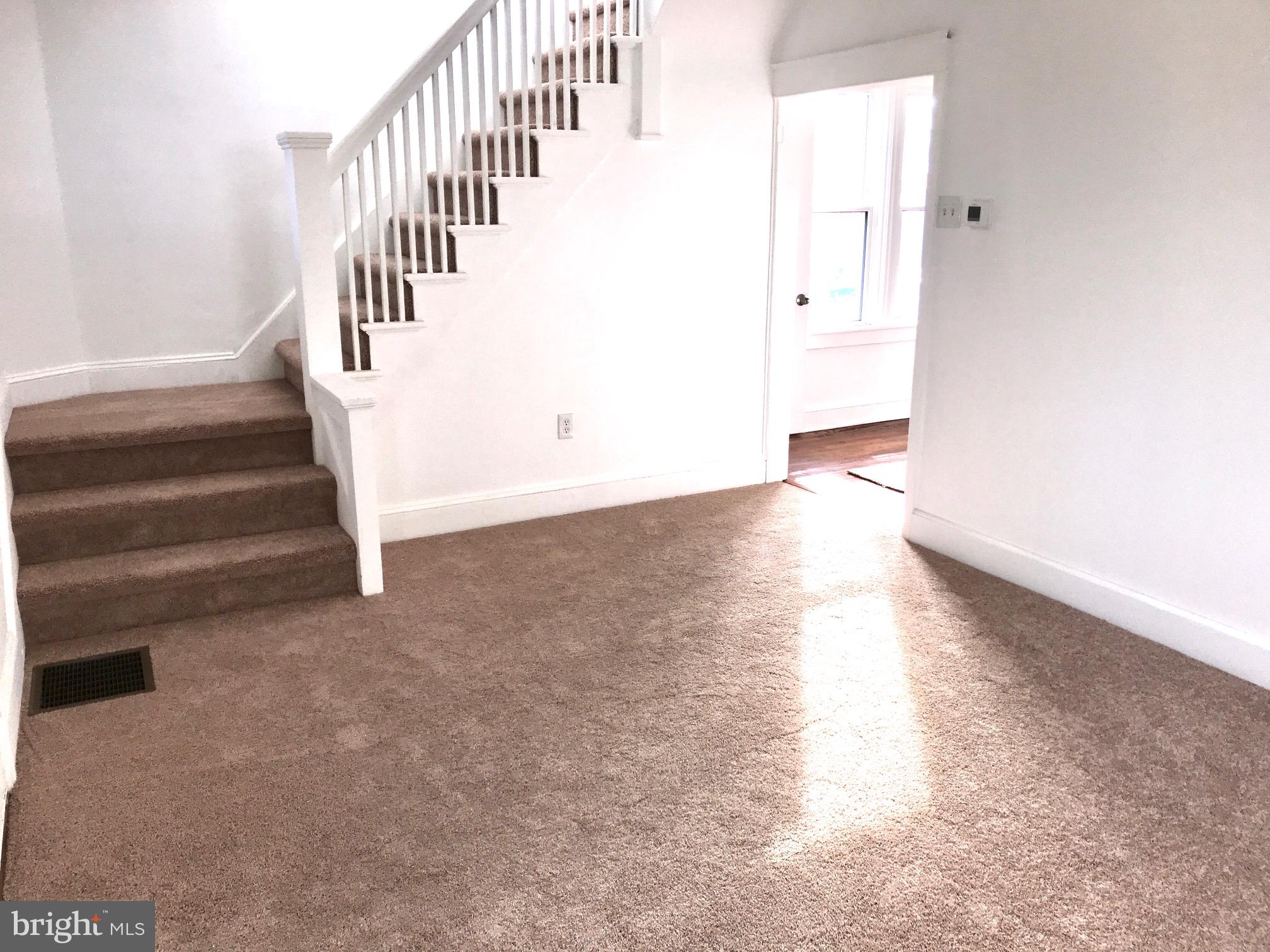 10 West Chelton Road Brookhaven, PA 19015 - Photo 6 of 32 Living Room
