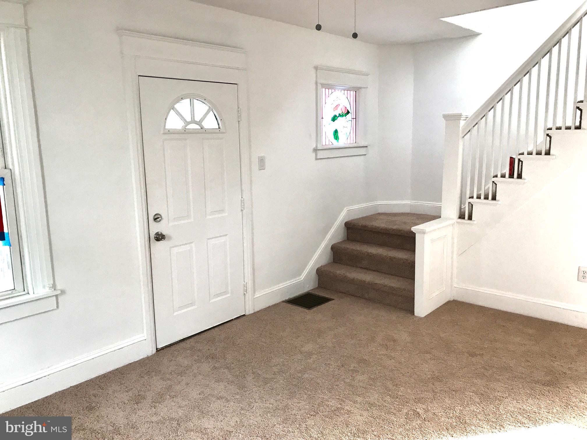 10 West Chelton Road Brookhaven, PA 19015 - Photo 7 of 32 Living Room