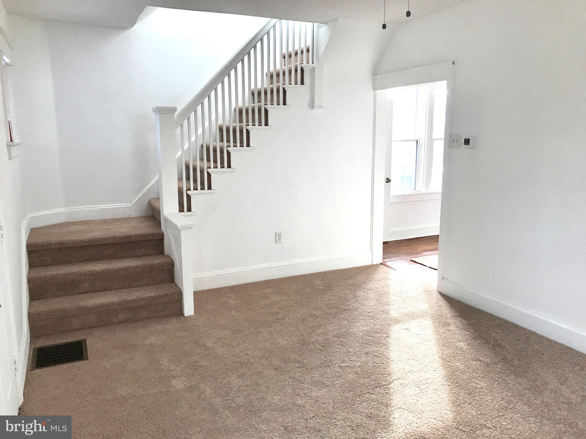 10 West Chelton Road Brookhaven, PA 19015 - Photo 8 of 32 Living Room