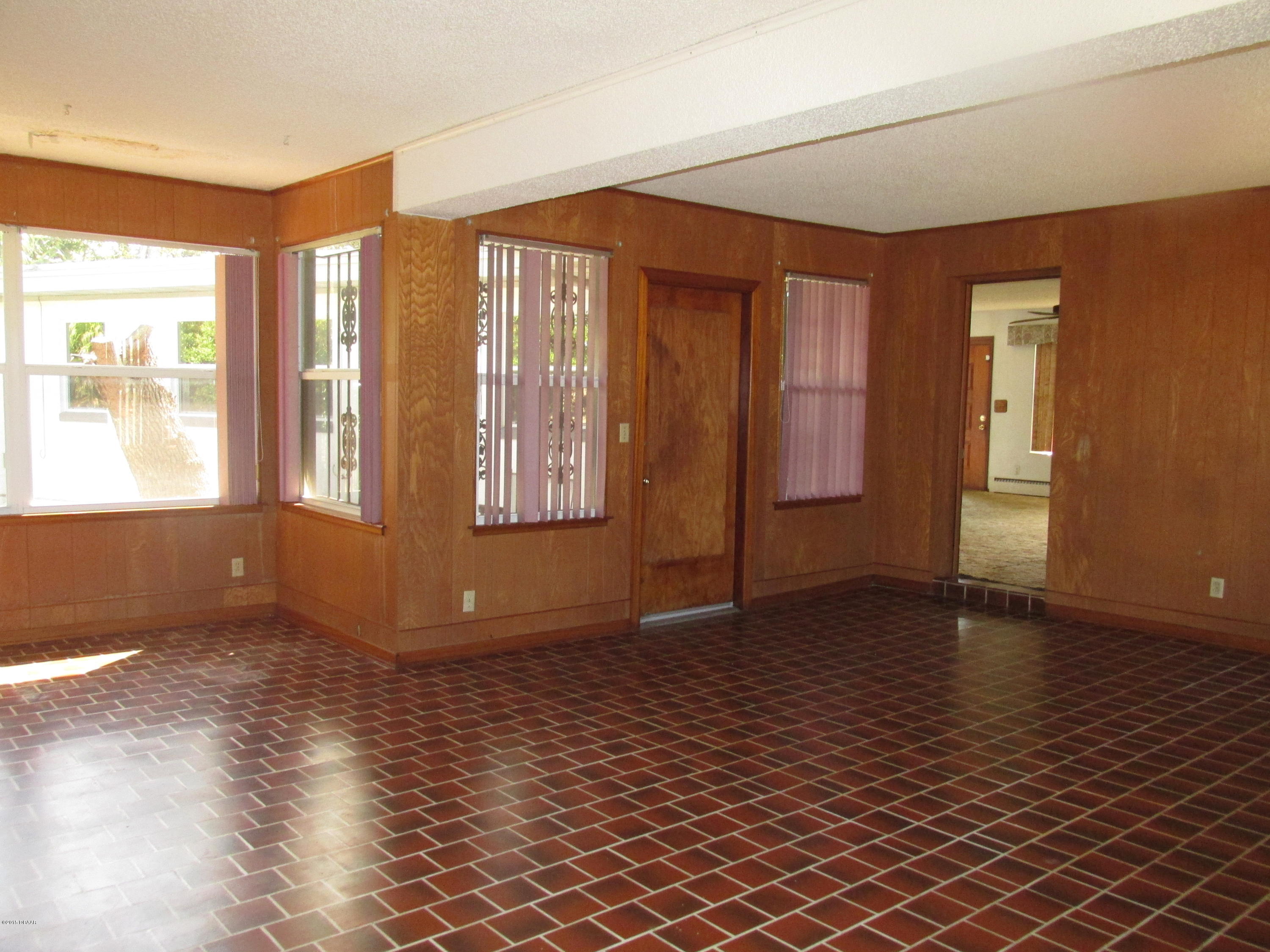 1501 Cres Ridge Road Daytona Beach, FL 32118 - Photo 13 of 31 .