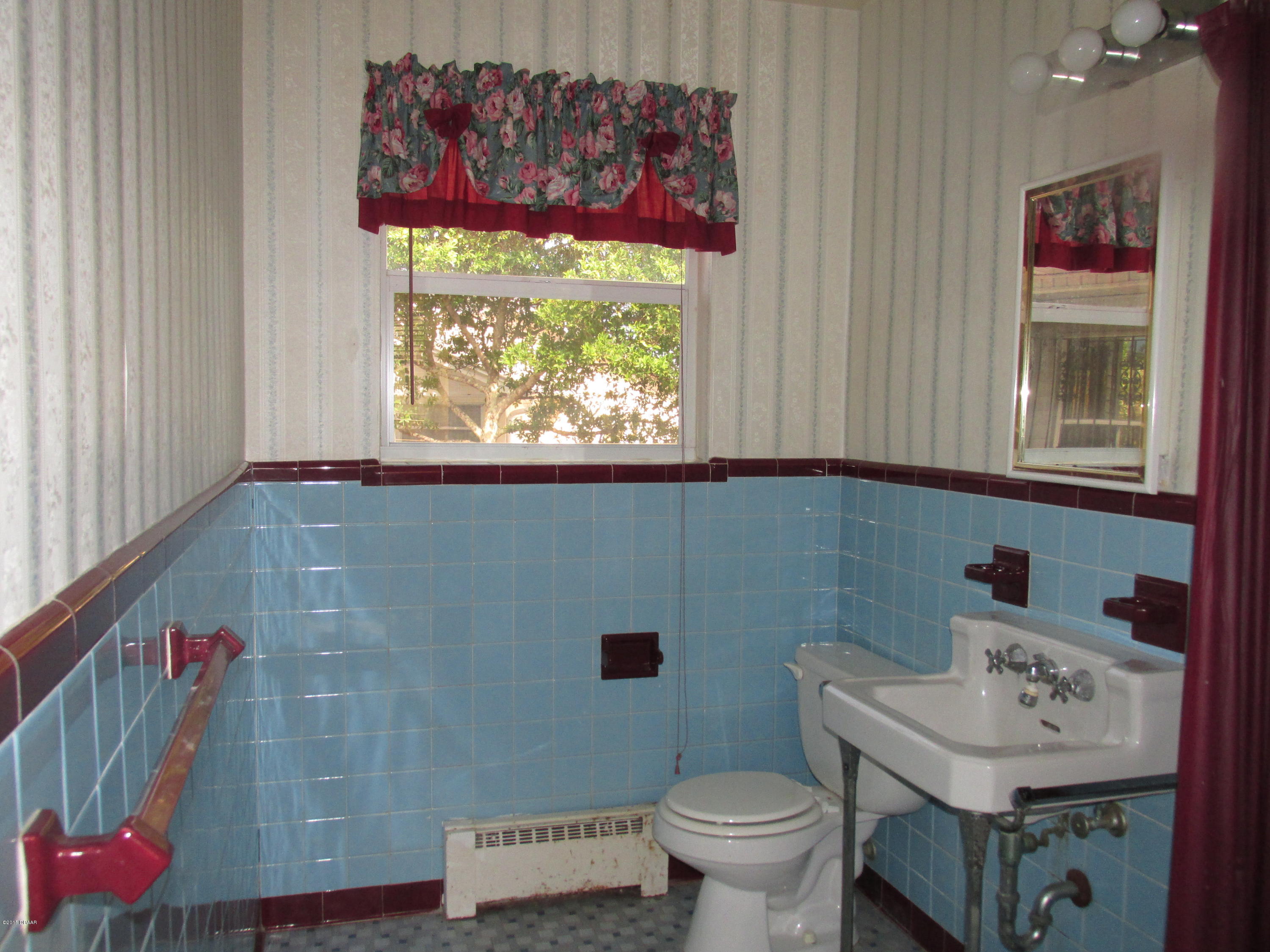 1501 Cres Ridge Road Daytona Beach, FL 32118 - Photo 17 of 31 .