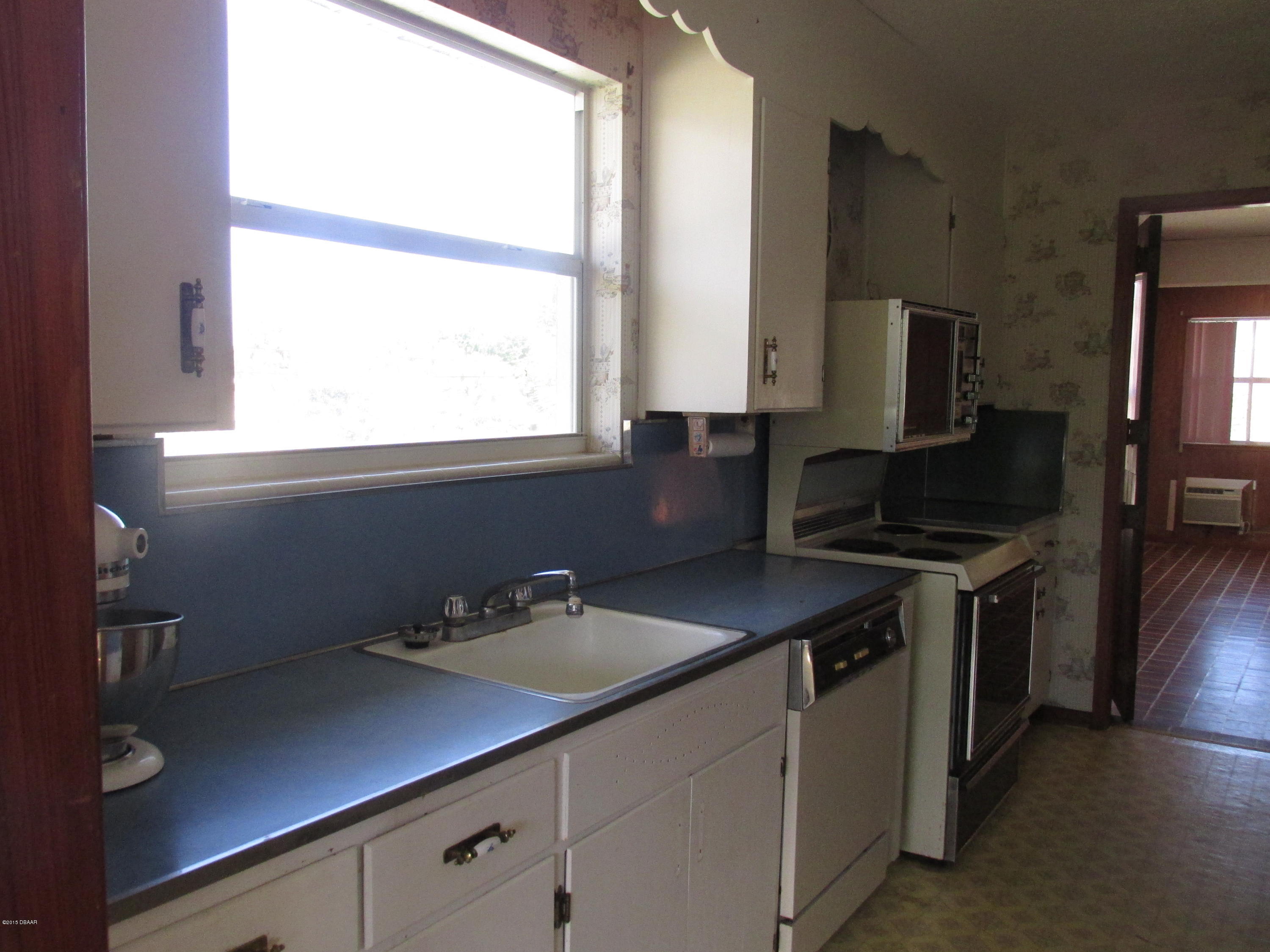 1501 Cres Ridge Road Daytona Beach, FL 32118 - Photo 9 of 31 .