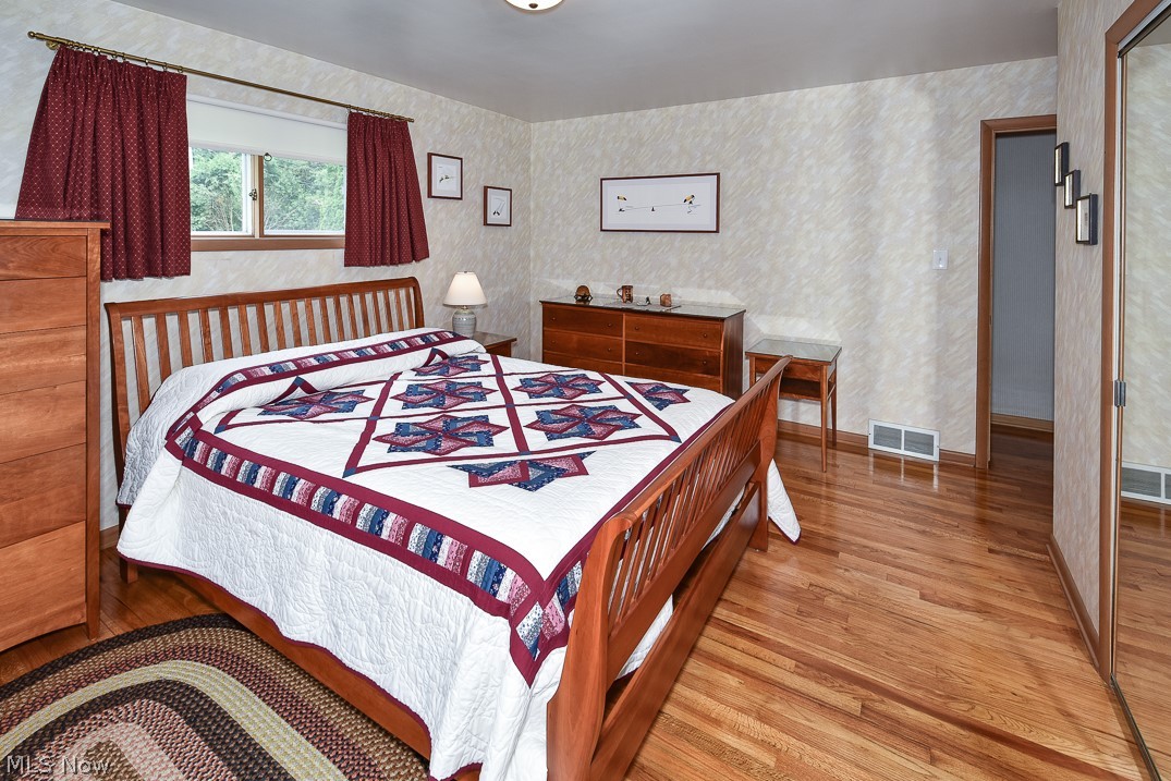 6389 Eastondale Road Cleveland, OH 44124 - Photo 17 of 31 Gallery Image 17