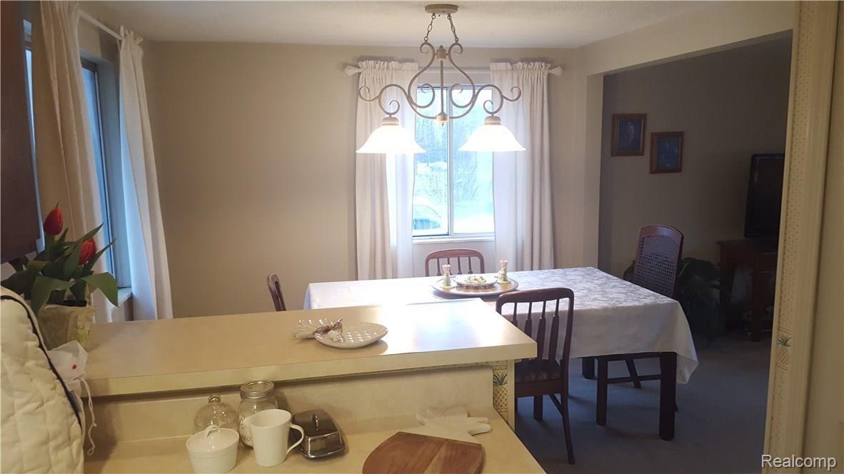 7563 Dryden Road Almont, MI 48003 - Photo 7 of 31 Drydendiningroom4.jpg