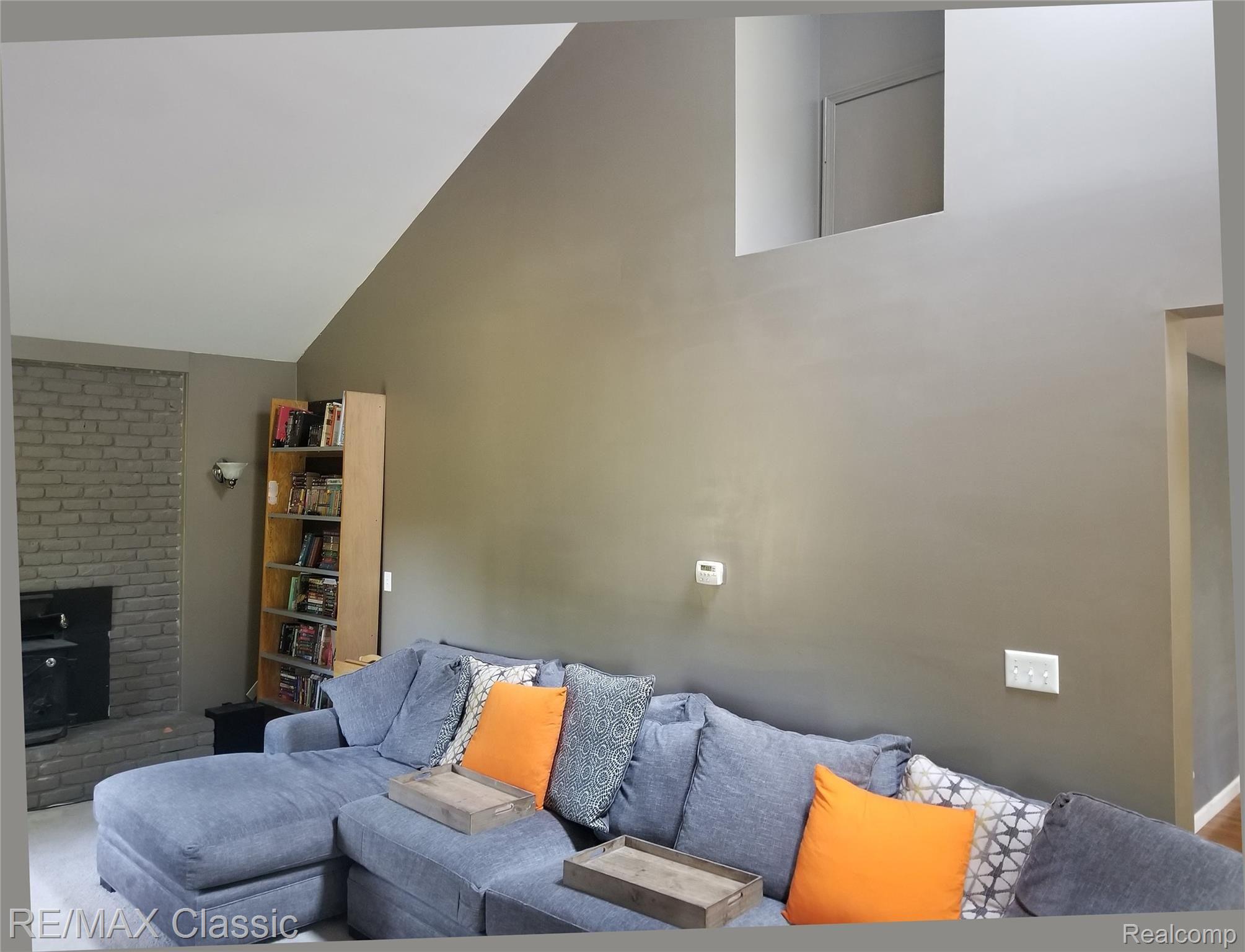 715 Chilson Road Howell, MI 48843 - Photo 12 of 24 liv rm 2.jpg
