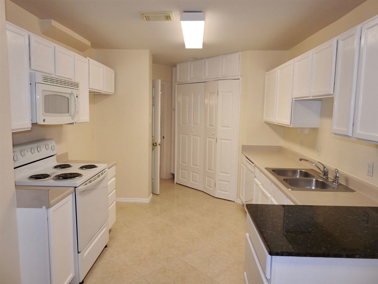 3247 St Kathryn Loop Laredo, TX 78046 - Photo 3 of 20 Gallery Image 3
