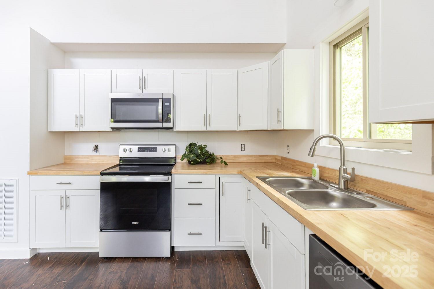 109 Tumblebug Trail Road Flat Rock, NC 28731 - Photo 5 of 22