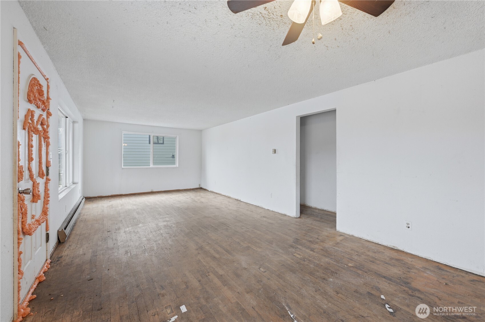 11630 Center Road Everett, WA 98204 - Photo 5 of 17