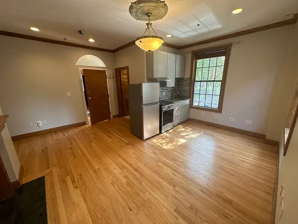 $2,600 | 57 Gainsborough Street, Unit 2, Boston, MA 02115