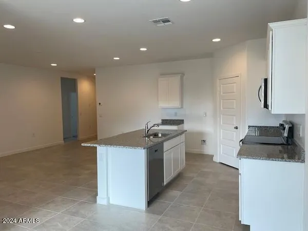 $2,150 | 2471 West Shanley Avenue, Apache Junction, AZ 85120