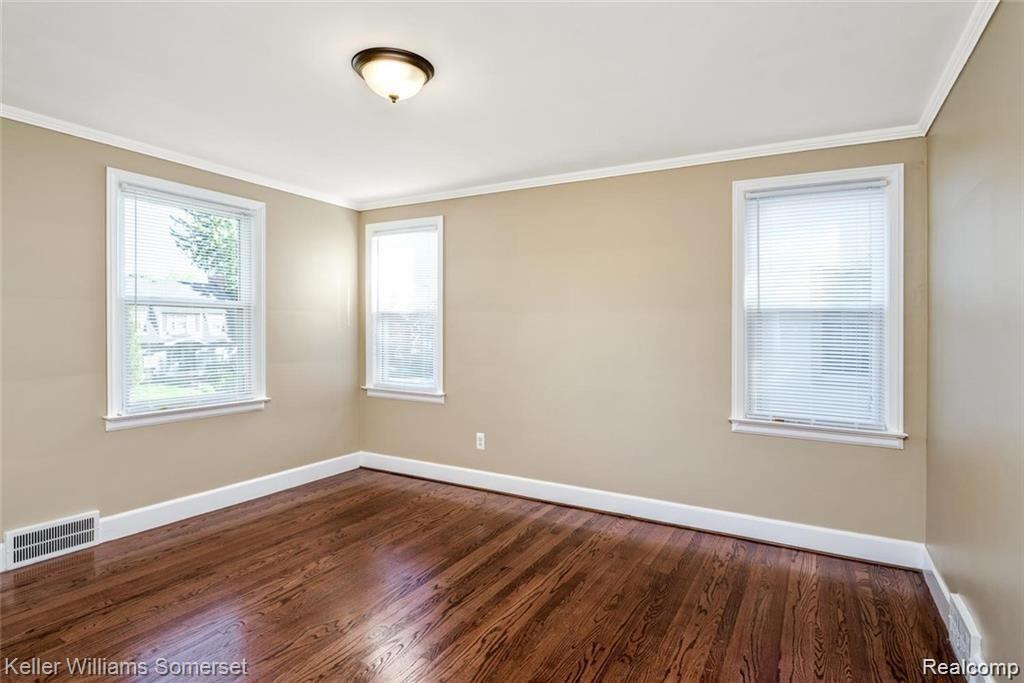 15111 Stahelin Road Detroit, MI 48223 - Photo 8 of 24