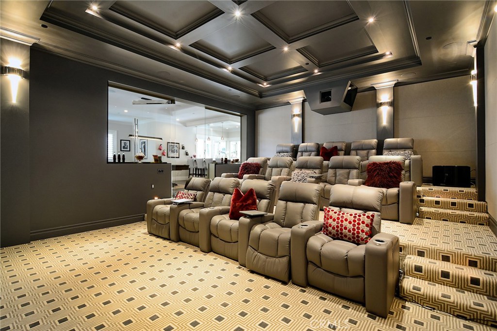 5546 Jed Smith Road Hidden Hills, CA 91302 - Photo 40 of 73 a living room with furniture