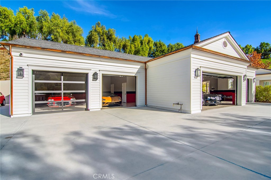5546 Jed Smith Road Hidden Hills, CA 91302 - Photo 59 of 73 a view of a house with a entertaining space