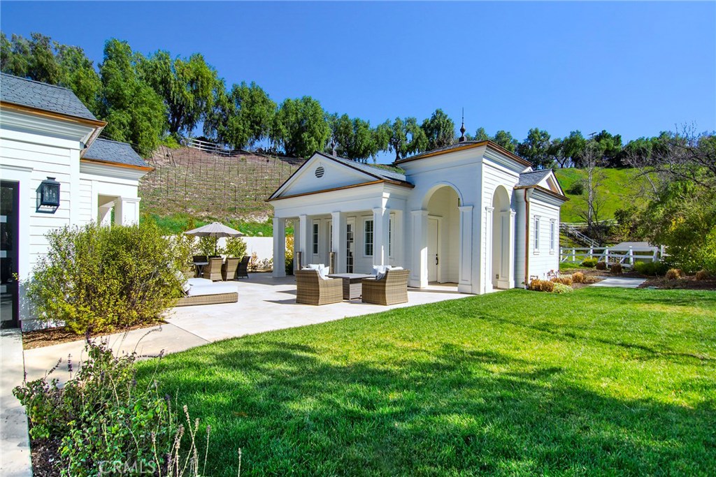 5546 Jed Smith Road Hidden Hills, CA 91302 - Photo 73 of 73 Upstairs Garage and Guest House