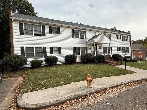 $925 | 105 Westgate Circle, Unit D, Winston-Salem, NC 27106