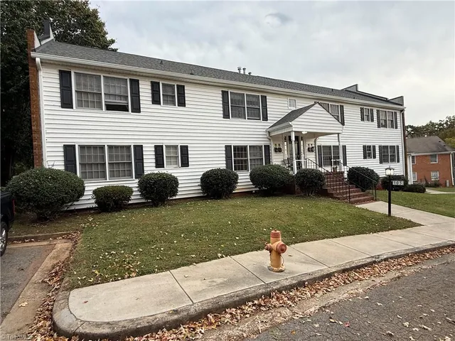 $925 | 105 Westgate Circle, Unit D, Winston-Salem, NC 27106