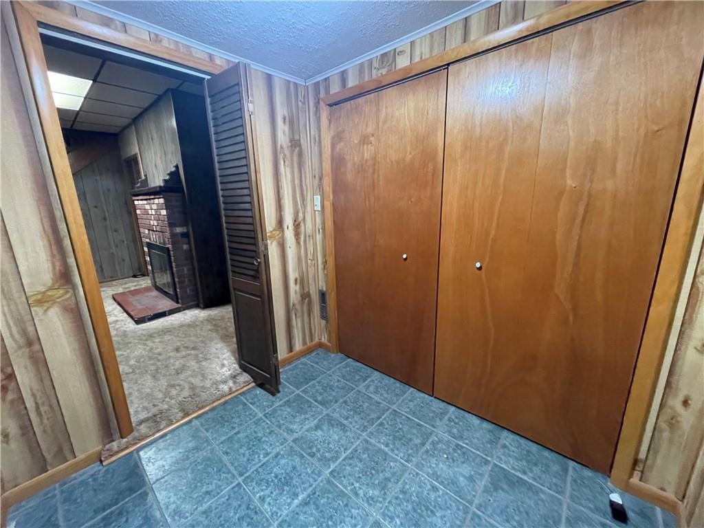 4551 Hollow Road New Castle, PA 16101 - Photo 11 of 21 a view of front door